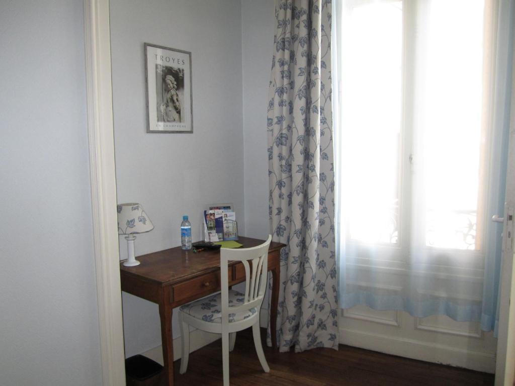 Hotel Arlequin Troyes Szoba fotó